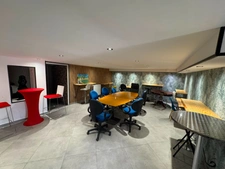 À VENDRE – Ensemble de bureaux et entrepôt à l'entrée de Dieppe