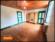 Maison à fort potentiel – 127m² évolutifs à 200m²,  annexe aménageable , vue Golf, proximité Genève