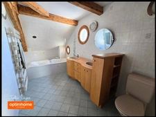 Maison de ville de 240 m² avec 5 chambres - cave et dépendance