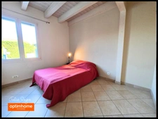 Maison de 126 m² avec 5 chambres, 2 garages, cour intérieure et jardin à Cessy centre