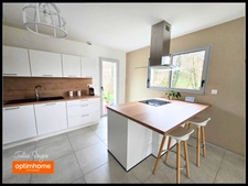 Belle maison individuelle de 129 m² avec 4 chambres et un garage indépendant sur une parcelle de 679 m² 