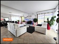 Maison familiale avec studio indépendant, terrasse exceptionnelle, garage, carport et vue dégagée – Chevrier 