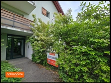 Appartement T2 Gex en rez-de-jardin avec cave et 2 Parkings sécurisés et accès piscine 