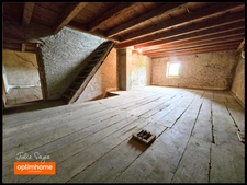 Maison à fort potentiel – 127m² évolutifs à 200m²,  annexe aménageable , vue Golf, proximité Genève