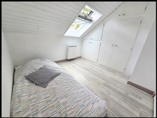 Maison individuelle Cessy - 1100m² de terrain, sous-sol complet – 2 chambres, bureau et espace mezzanine – Quartier Tutegny
