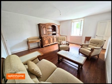 Maison à fort potentiel – 127m² évolutifs à 200m²,  annexe aménageable , vue Golf, proximité Genève