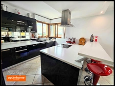 Maison familiale avec studio indépendant, terrasse exceptionnelle, garage, carport et vue dégagée – Chevrier 