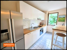 Appartement T2 avec un balcon une cave et deux places de parking – Gex centre