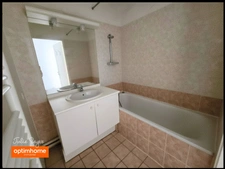 Appartement T2 Gex en rez-de-jardin avec cave et 2 Parkings sécurisés et accès piscine 