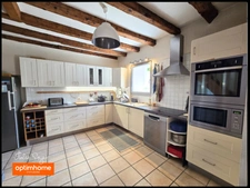Maison familiale - 8 chambres, parking, terrasse et jardin – Centre de Gex
