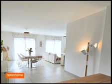 Belle maison individuelle de 129 m² avec 4 chambres et un garage indépendant sur une parcelle de 679 m² 