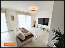 Belle maison individuelle de 129 m² avec 4 chambres et un garage indépendant sur une parcelle de 679 m² 
