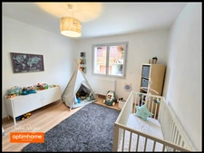 Belle maison individuelle de 129 m² avec 4 chambres et un garage indépendant sur une parcelle de 679 m² 