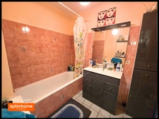 Appartement T2 avec un balcon une cave et deux places de parking – Gex centre