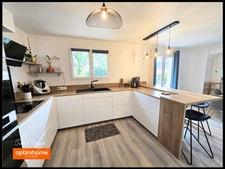 Maison individuelle Cessy - 1100m² de terrain, sous-sol complet – 2 chambres, bureau et espace mezzanine – Quartier Tutegny