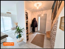 Belle maison individuelle de 129 m² avec 4 chambres et un garage indépendant sur une parcelle de 679 m² 