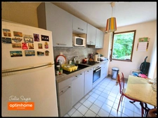 Appartement T2 avec un balcon une cave et deux places de parking – Gex centre