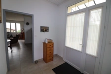 CHARMANTE MAISON CHARENTAISE  ENTIEREMENT RENOVEE, VUE DEGAGEE, SANS VIS A VIS 