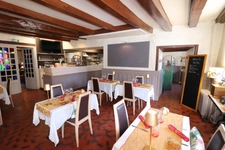 SUPERBE HOTEL RESTAURANT LOGIS DE FRANCE  A VENDRE  LOCALISATION SECTEUR LUSIGNAN (86)