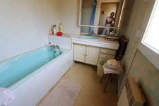 VENTE D'UNE MAISON LOUER EN DEUX APPARTEMENTS ROCHEFORT (17)