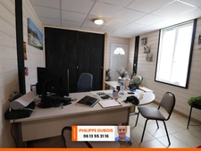 Local/bureau/ atelier avec 500m² de terrain à louer ROCHEFORT (17)