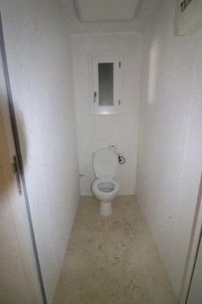 BATIMENT ETAT NEUF DESSERVANT LOCAL COMMERCIAL DE 220 M² AU SOL