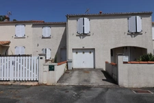 VENTE D'UNE MAISON LOUER EN DEUX APPARTEMENTS ROCHEFORT (17)