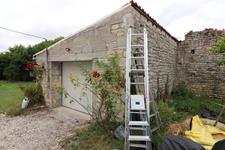 CHARMANTE MAISON CHARENTAISE  ENTIEREMENT RENOVEE, VUE DEGAGEE, SANS VIS A VIS 