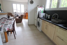 CHARMANTE MAISON CHARENTAISE  ENTIEREMENT RENOVEE, VUE DEGAGEE, SANS VIS A VIS 