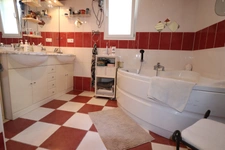 Maison traditionnelle à vendre 7 pièces MATHA (17)