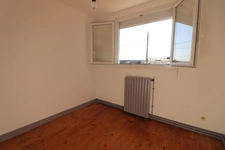 Maison de maçon type F 4 de 75m² secteur SAINT JEAN D'ANGELY (17)