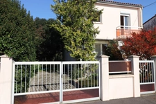 Maison de maçon type F 4 de 75m² secteur SAINT JEAN D'ANGELY (17)