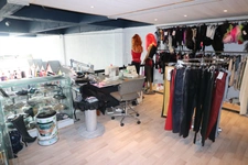 CESSION DROIT AU BAIL  BOUTIQUE VETEMENT FACE PORT DE ROYAN 