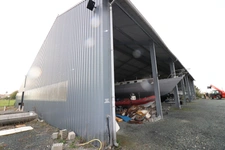 HANGAR 1000M² SUR TERRAIN DE 2500M² à vendre PORT DES BARQUES (17)