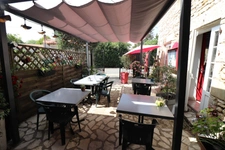 VENTE FONDS DE COMMERCE  AUBERGE, BAR AVEC LICENCE IV, GITES, USSON DU POITOU (86)