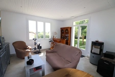 CHARMANTE MAISON CHARENTAISE  ENTIEREMENT RENOVEE, VUE DEGAGEE, SANS VIS A VIS 