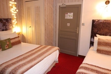 SUPERBE HOTEL RESTAURANT LOGIS DE FRANCE  A VENDRE  LOCALISATION SECTEUR LUSIGNAN (86)
