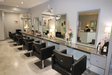 SALON DE COIFFURE A VENDRE A ROCHEFORT (17)