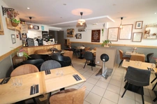 A VENDRE SUPERBE RESTAURANT AU COEUR DE ROCHEFORT (17)