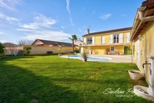 Maison familiale 143 m² 6 pièces 4/5 chambres - Piscine - Au calme - Saint André de Corcy