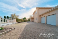 COUP DE CŒUR Maison 140 m² - 4 chambres, double garage, terrain 1500 m² avec piscine et jacuzzi