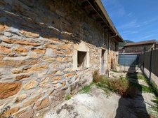 A vendre maison en pierre - a rénover - potentiel 140m² + garage + terrasse 16.7m² - Bettant