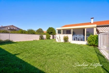 À vendre – Maison familiale de plain-pied – 4 chambres - Véranda 108.5m² + Garage – Piscine – Terrain 555 m² – Saint-André-de-Corcy