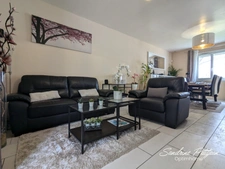 Maison de plain pied de 109 m² avec 3 chambres et un bureau sur une parcelle de 909 m² à Saint Maurice de Remens 01500