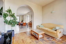 Maison bourgeoise 228m² - 6 chambres - Jardin - Saint Priest Village 