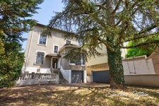 Maison bourgeoise 228m² - 6 chambres - Jardin - Saint Priest Village 