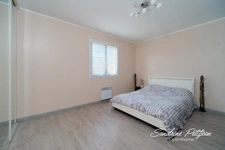COUP DE CŒUR Maison 140 m² - 4 chambres, double garage, terrain 1500 m² avec piscine et jacuzzi