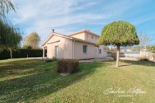 COUP DE CŒUR Maison 140 m² - 4 chambres, double garage, terrain 1500 m² avec piscine et jacuzzi