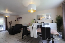 Maison de plain pied de 109 m² avec 3 chambres et un bureau sur une parcelle de 909 m² à Saint Maurice de Remens 01500
