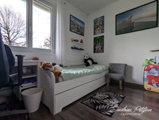 Maison de plain pied de 109 m² avec 3 chambres et un bureau sur une parcelle de 909 m² à Saint Maurice de Remens 01500